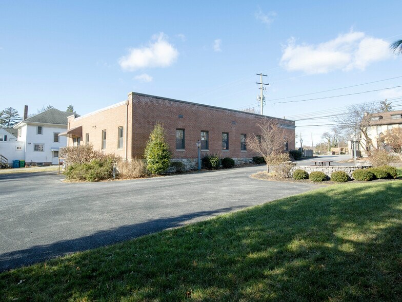 2306 Columbia Ave, Lancaster, PA à louer - Photo du bâtiment - Image 2 de 5