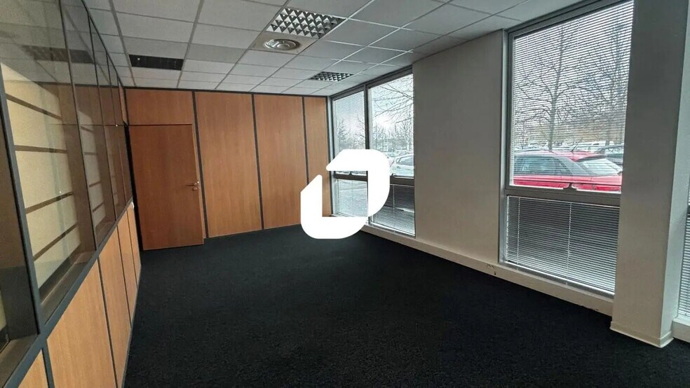 2 A Rue Des Hérons, Entzheim for lease - Interior Photo - Image 3 of 17