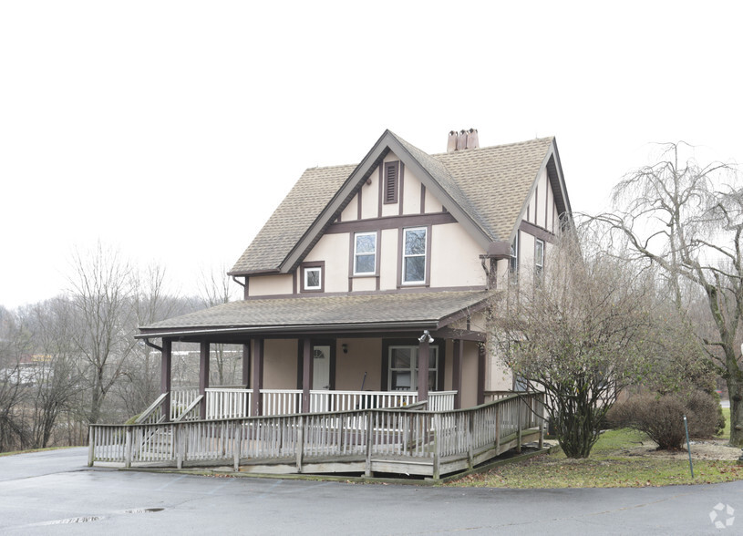 1696 Rt-17m, Chester, NY for sale - Primary Photo - Image 1 of 1