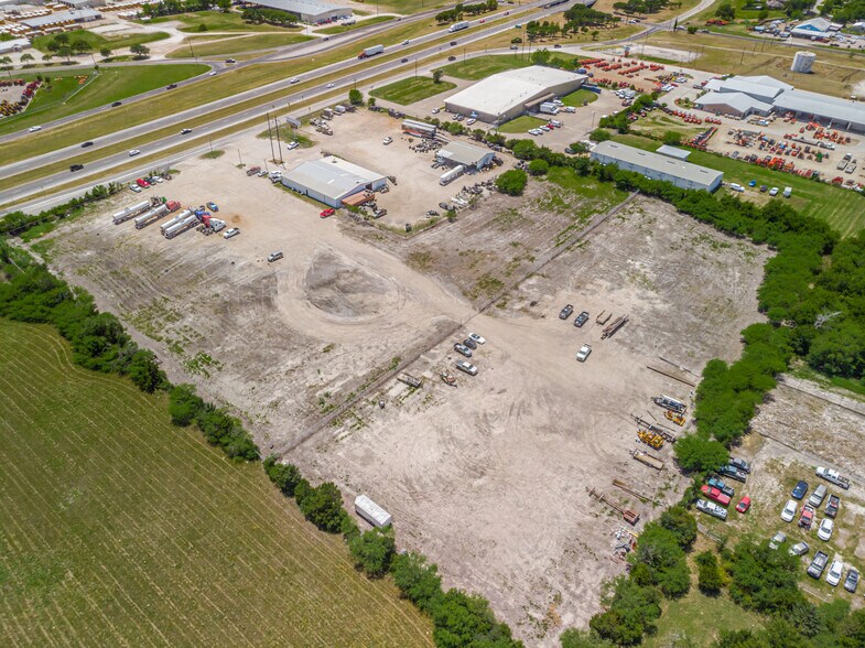 2912 E Bypass SH 6, Bryan, TX à louer - Photo du bâtiment - Image 2 de 3