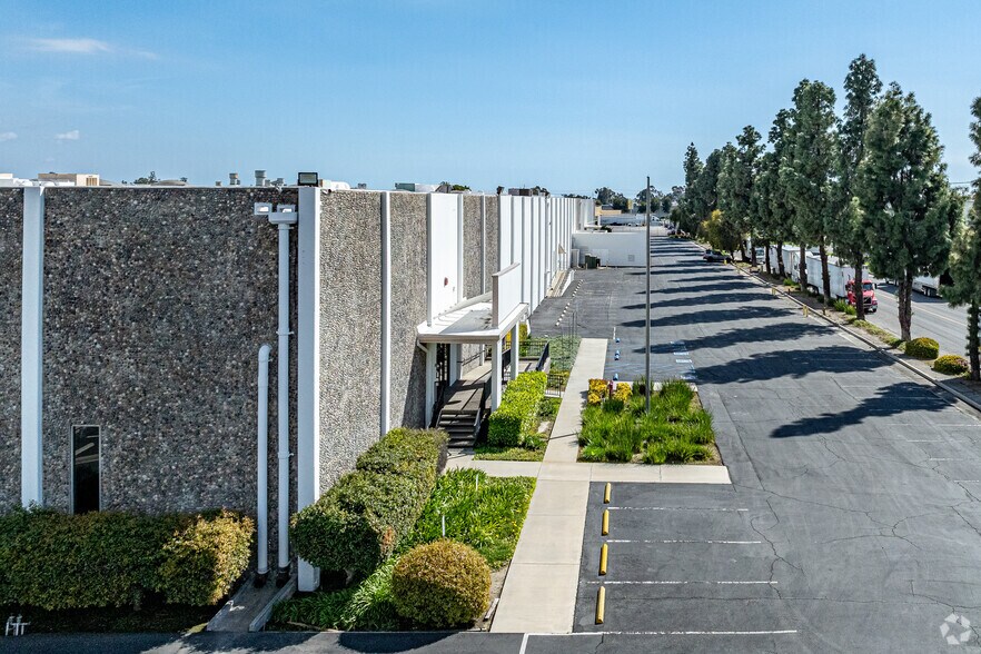 14450 Industry Cir, La Mirada, CA for sale - Building Photo - Image 3 of 8