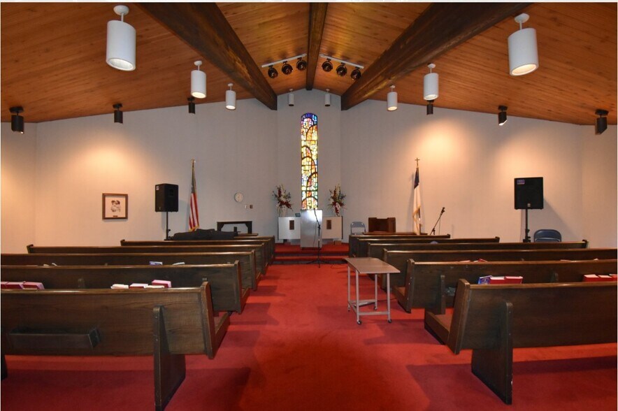 20300 Middlebelt Rd, Livonia, MI à louer - Photo intérieure - Image 3 de 17