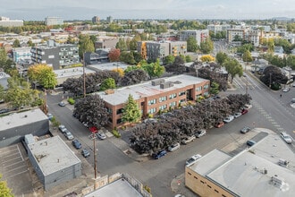 975 SE Sandy Blvd, Portland, OR - AERIAL  map view