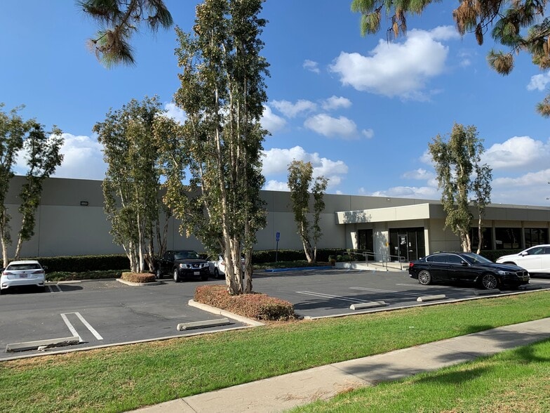 16410-16430 Manning Way, Cerritos, CA à louer - Photo du bâtiment - Image 3 de 12