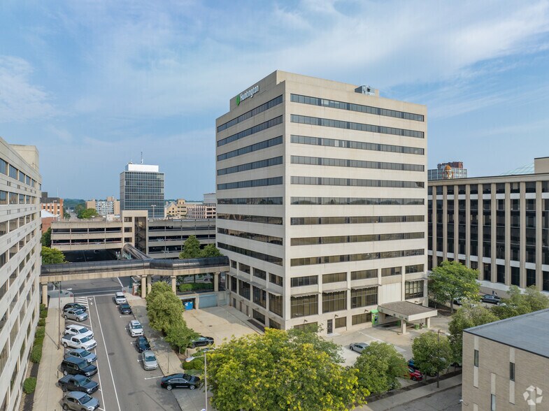 220 Market Ave S, Canton, OH for lease - Building Photo - Image 3 of 18