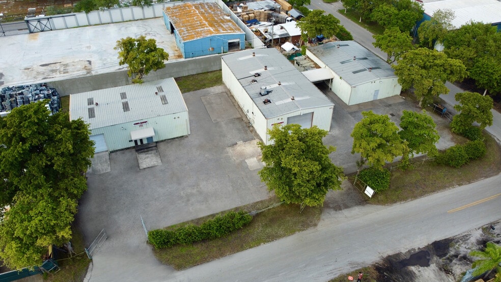 1801-1825 NW 22nd St, Pompano Beach, FL for lease - Building Photo - Image 3 of 6