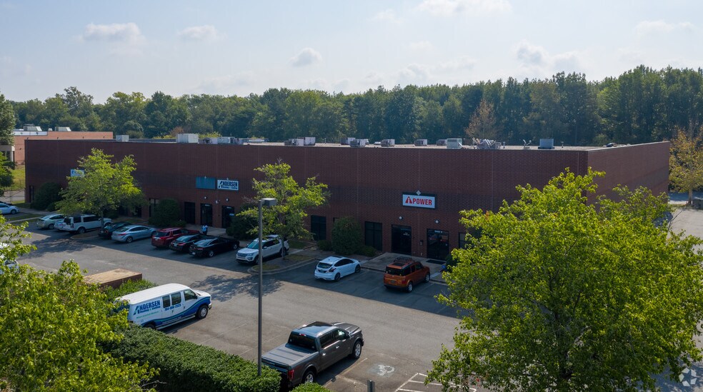 9800 Twin Lakes Pkwy, Charlotte, NC à louer - Photo du bâtiment - Image 2 de 7