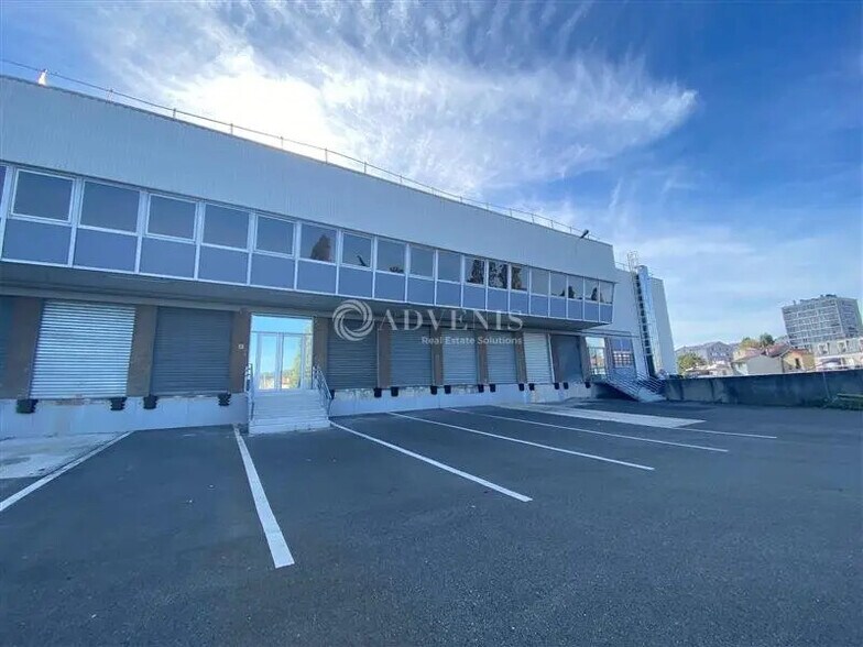Flex in Rosny-sous-Bois for lease - Building Photo - Image 1 of 6