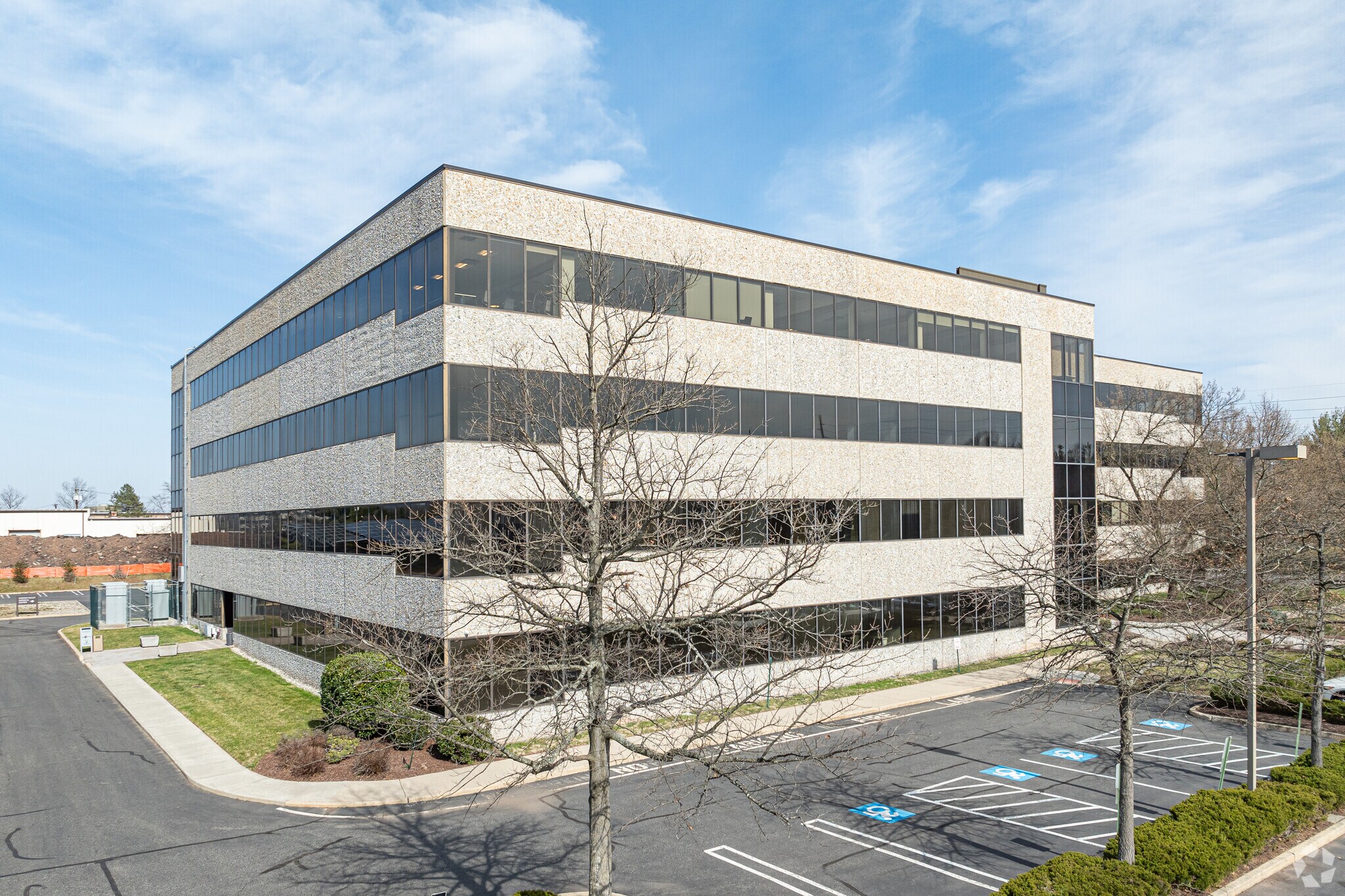 100 Franklin Sq Dr, Somerset, NJ for lease Primary Photo- Image 1 of 45
