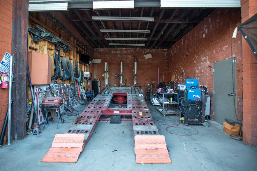 21226 Main St, Carson, CA à vendre - Photo du bâtiment - Image 3 de 5