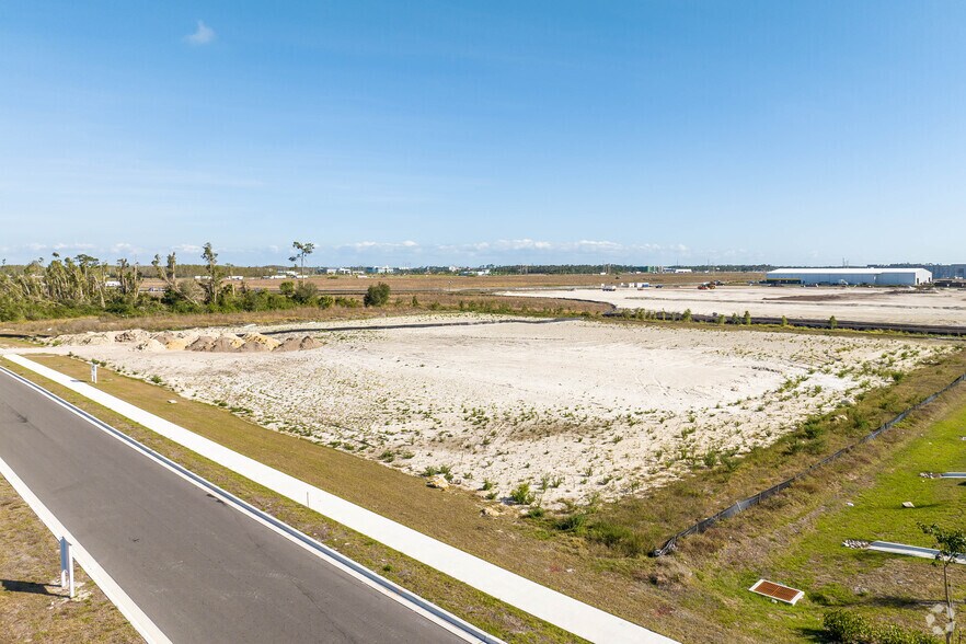 8950 Alico Trade Center, Fort Myers, FL à louer - Photo du bâtiment - Image 2 de 17