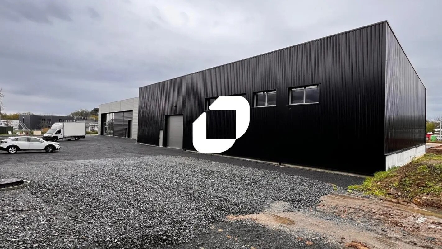 Flex dans Couëron à louer Photo du bâtiment- Image 1 de 10