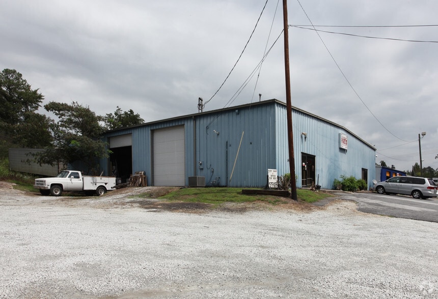 8430 Covington Hwy, Lithonia, GA à vendre - Photo du bâtiment - Image 2 de 18