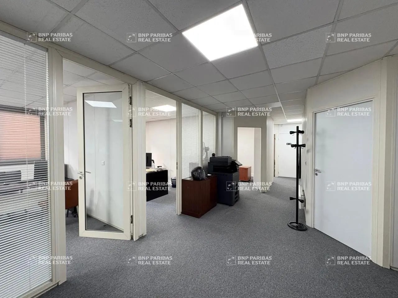 Office in Bourg-la-Reine for lease Interior Photo- Image 1 of 9