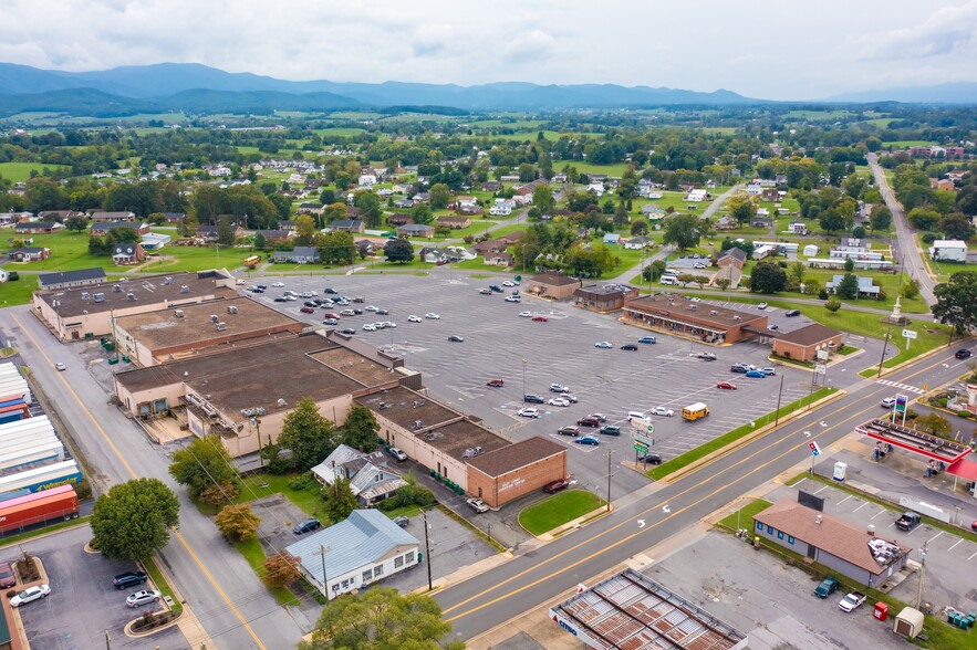 12 Luray Shopping Ctr, Luray, VA à louer - Photo du b timent - Image 3 de 11