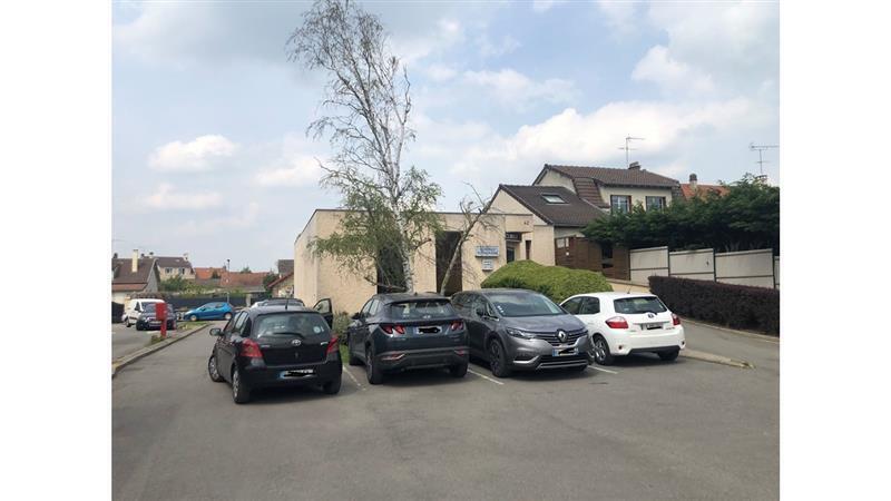 Office in Trappes for sale - Building Photo - Image 2 of 10