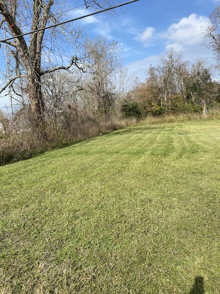 714 W Clayton St, Dayton, TX à vendre - Photo du bâtiment - Image 1 de 6