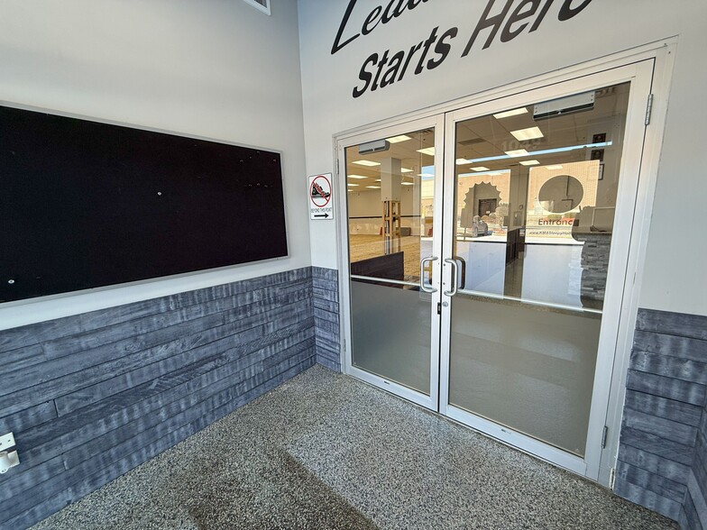 1023-1049 Main St, Dundee, IL à louer - Photo du bâtiment - Image 3 de 19