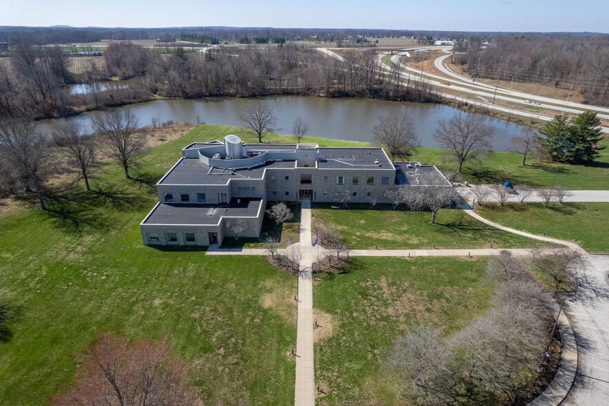 5775 Moyer dr, Terre Haute, IN for sale - Primary Photo - Image 1 of 15