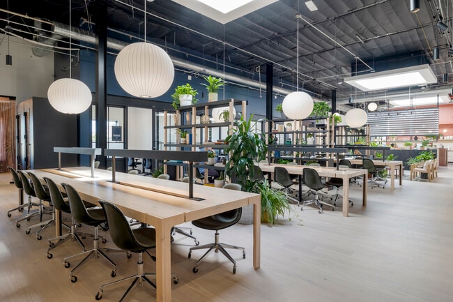 Plus de détails pour 1801 E Camelback Rd, Phoenix, AZ - Coworking à louer