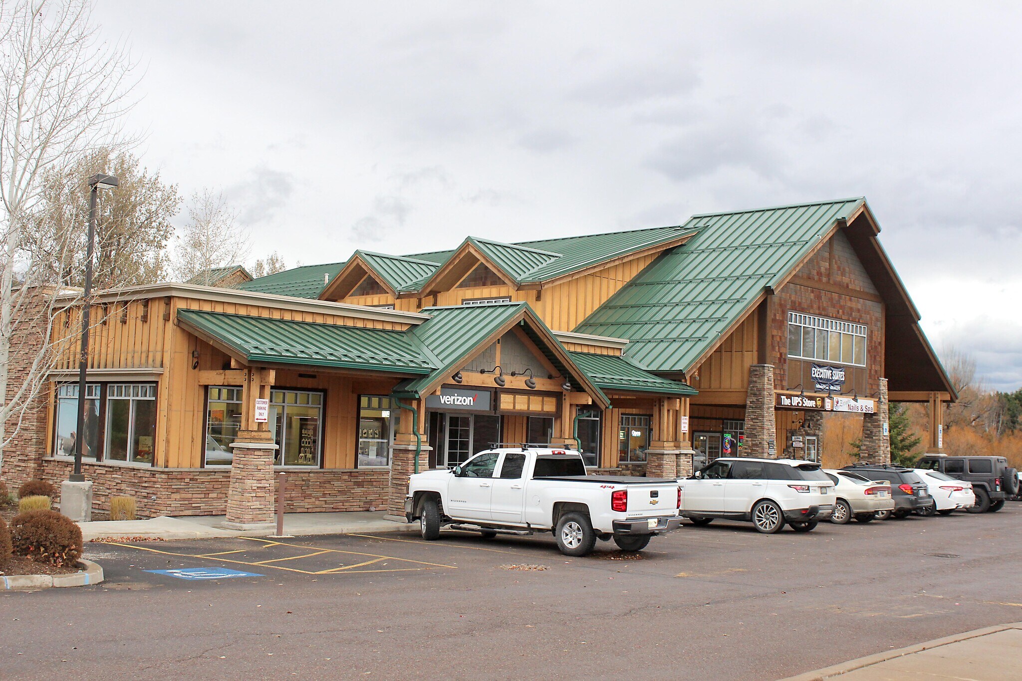 704 E 13th St, Whitefish, MT à louer Photo du bâtiment- Image 1 de 11