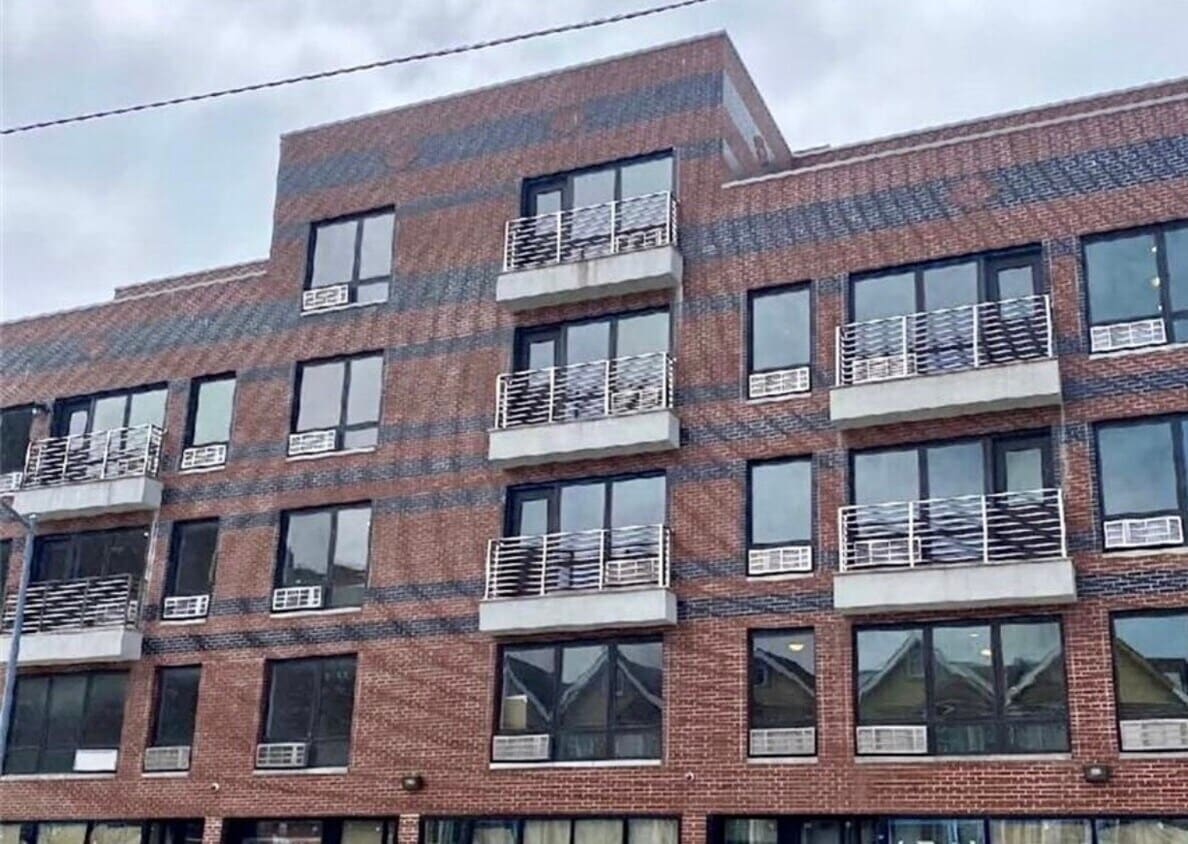 110 Thatford Ave, Brooklyn, NY for lease Primary Photo- Image 1 of 2