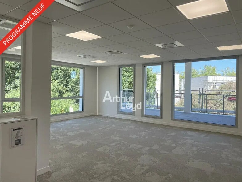 Office in Serris for sale - Building Photo - Image 2 of 5