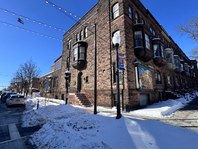 204 Lancaster St, Albany, NY à vendre - Photo du bâtiment - Image 3 de 34