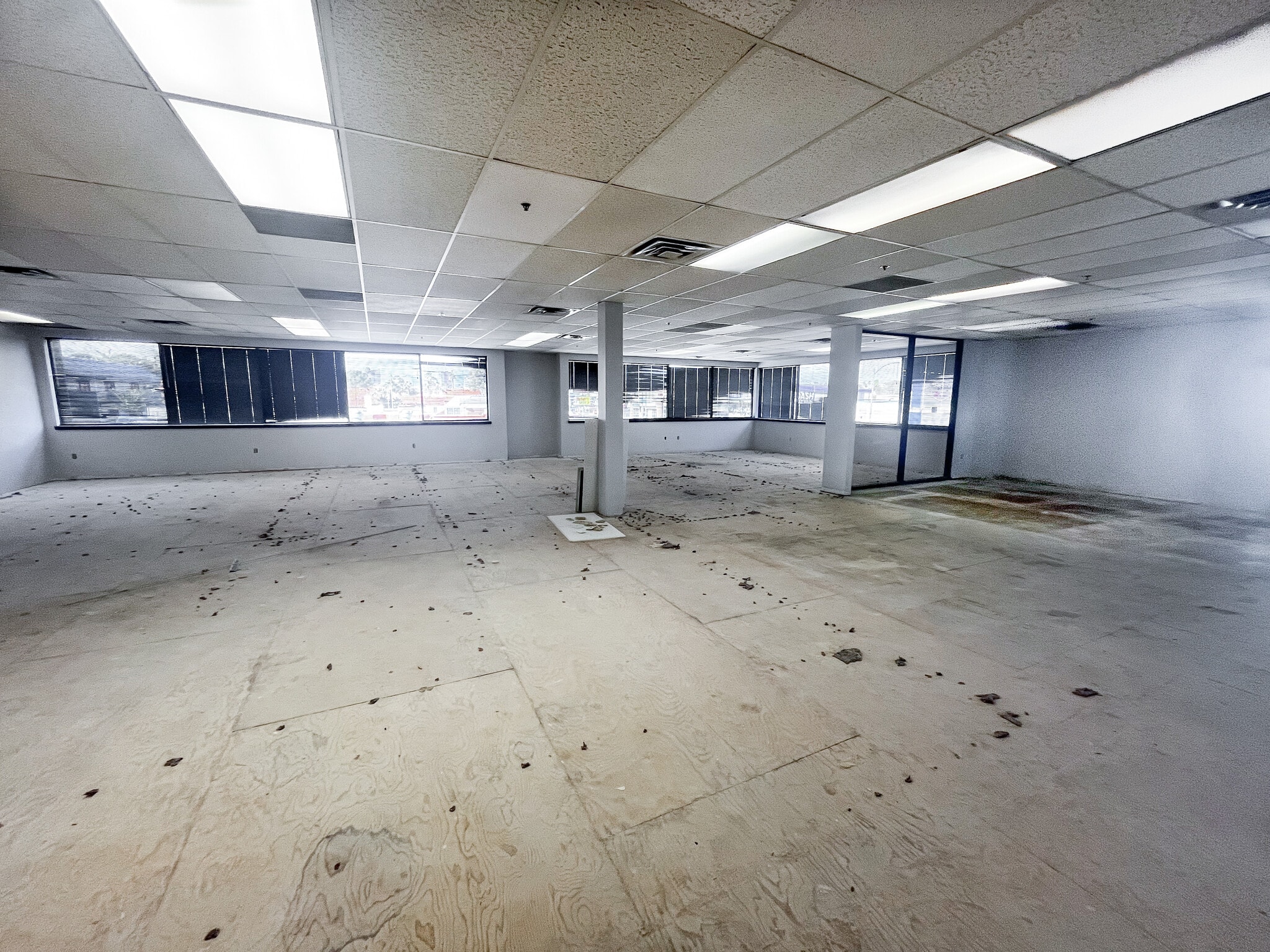 2755-2795 E Desert Inn Rd, Las Vegas, NV à louer Photo intérieure- Image 1 de 2