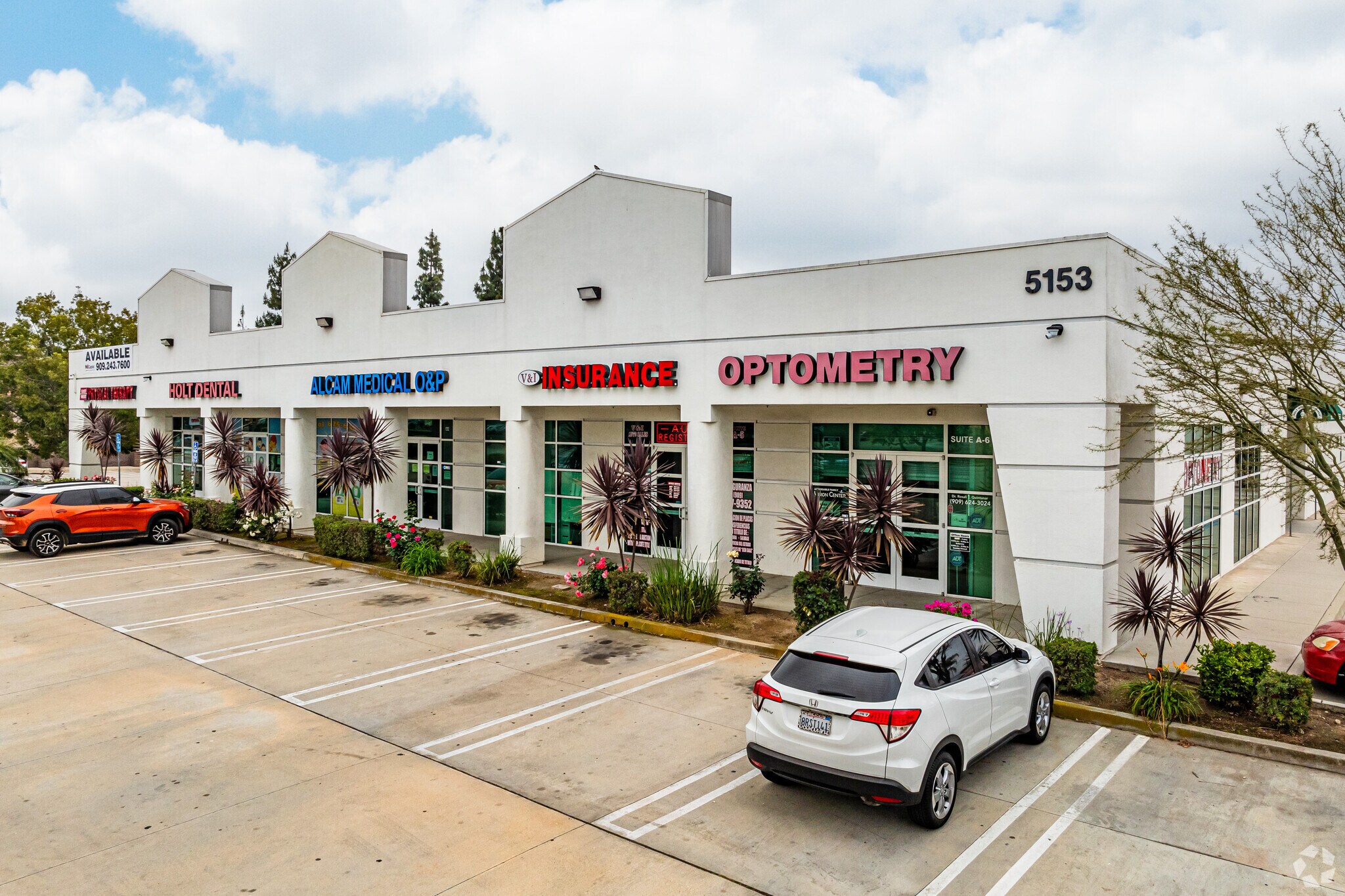 5153 Holt Blvd, Montclair, CA à louer Photo du bâtiment- Image 1 de 8