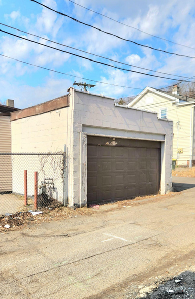 17 & 23 Gilbert Street portfolio of 2 properties for sale on LoopNet.ca - Building Photo - Image 3 of 10