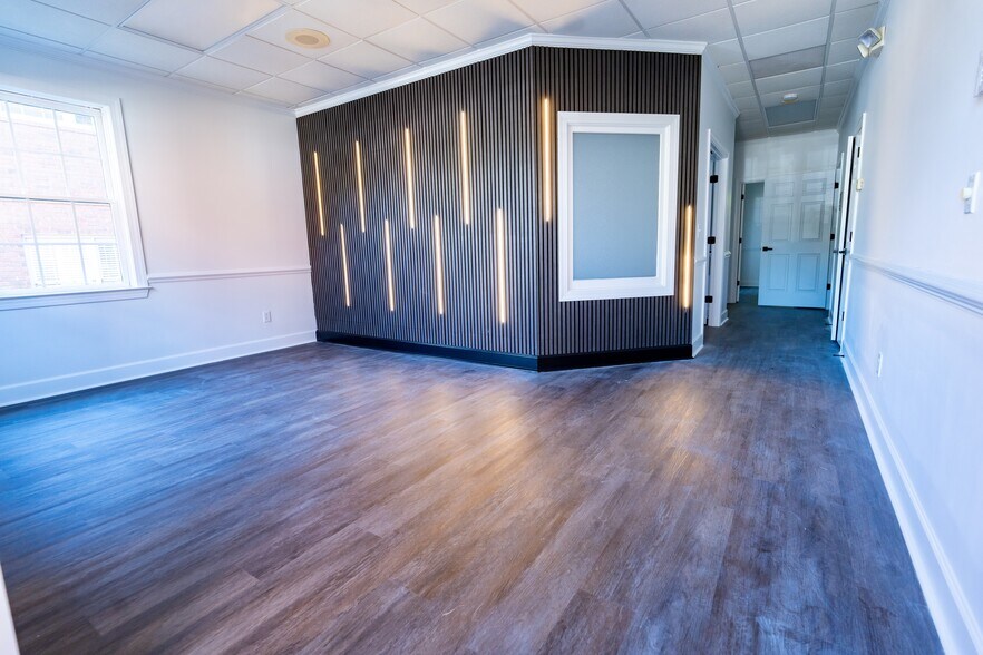 2850 Johnson Ferry Rd, Marietta, GA for sale - Interior Photo - Image 2 of 11