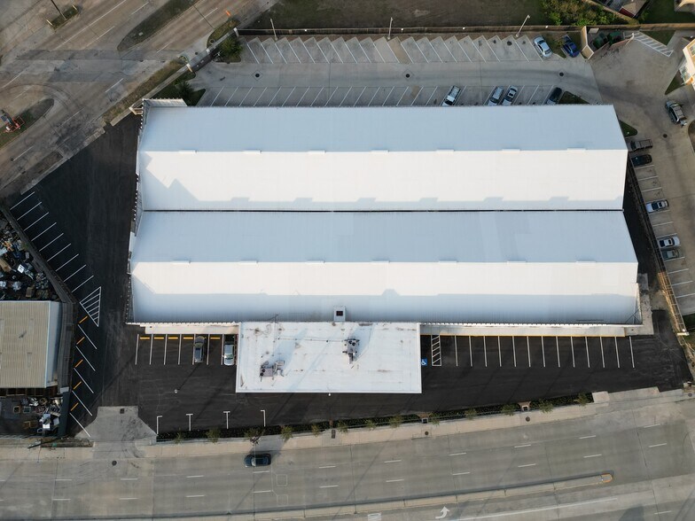 8600 Hempstead Rd, Houston, TX à louer - Photo du bâtiment - Image 3 de 10