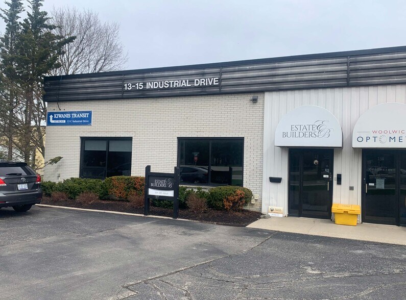 15 Industrial Dr, Elmira, ON for lease - Building Photo - Image 1 of 2