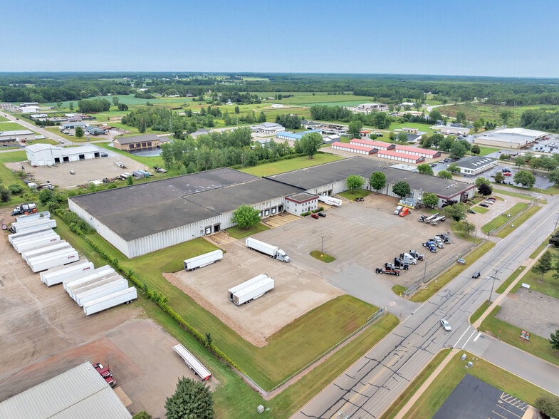 205 E Highland Dr, Oconto Falls, WI for lease - Building Photo - Image 2 of 6