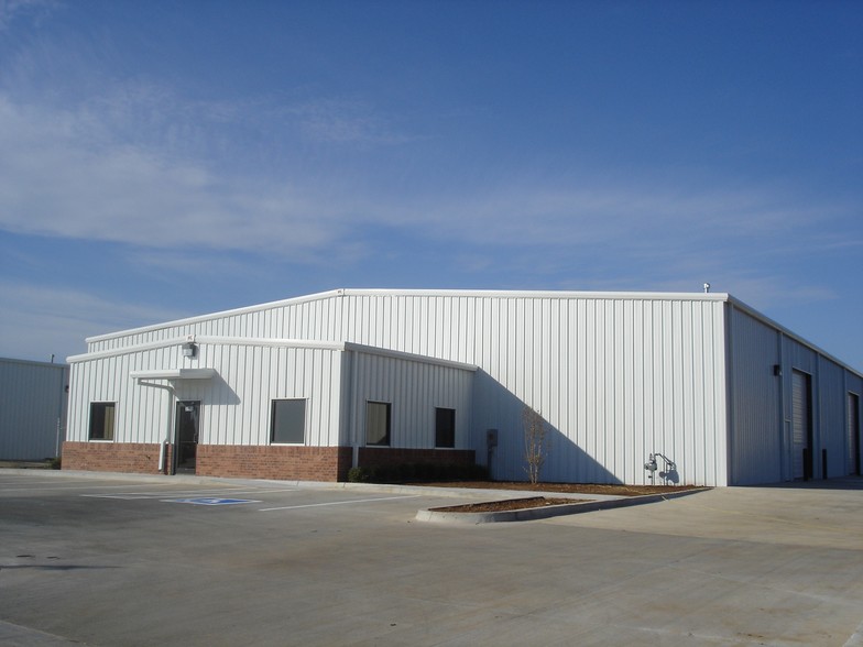 3901 S Thomas Rd, Oklahoma City, OK for sale - Building Photo - Image 1 of 1