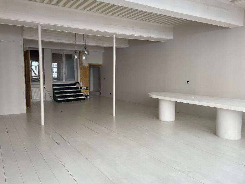 11 Rue De Brest, Lyon for lease - Interior Photo - Image 2 of 2