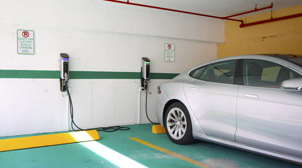 999 PONCE DE LEON Blvd, Coral Gables, FL for lease - Building Photo - Image 3 of 3