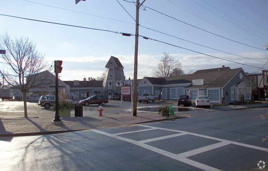 621-631 Main St, Hyannis, MA à louer - Photo du bâtiment - Image 3 de 8