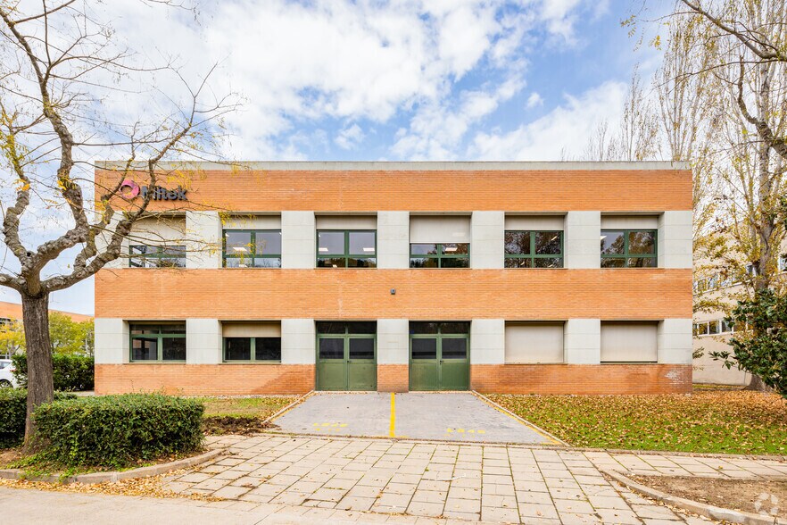Bureau dans Cerdanyola del Vallès, Barcelona à louer - Photo principale - Image 1 de 2