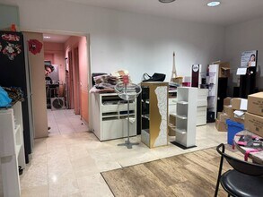 Retail in Granollers, Barcelona for lease Interior Photo- Image 2 of 2