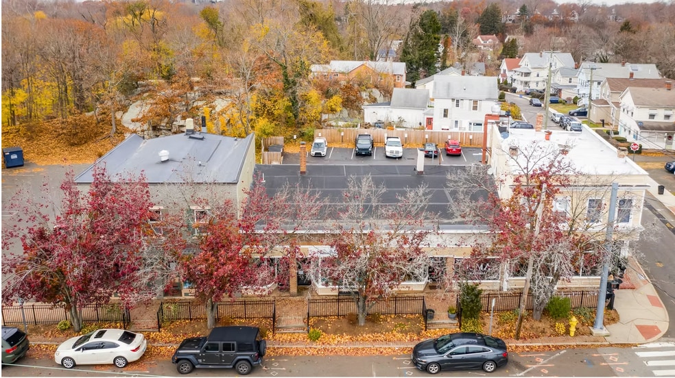 562-572 Main St, Branford, CT for sale - Building Photo - Image 3 of 7