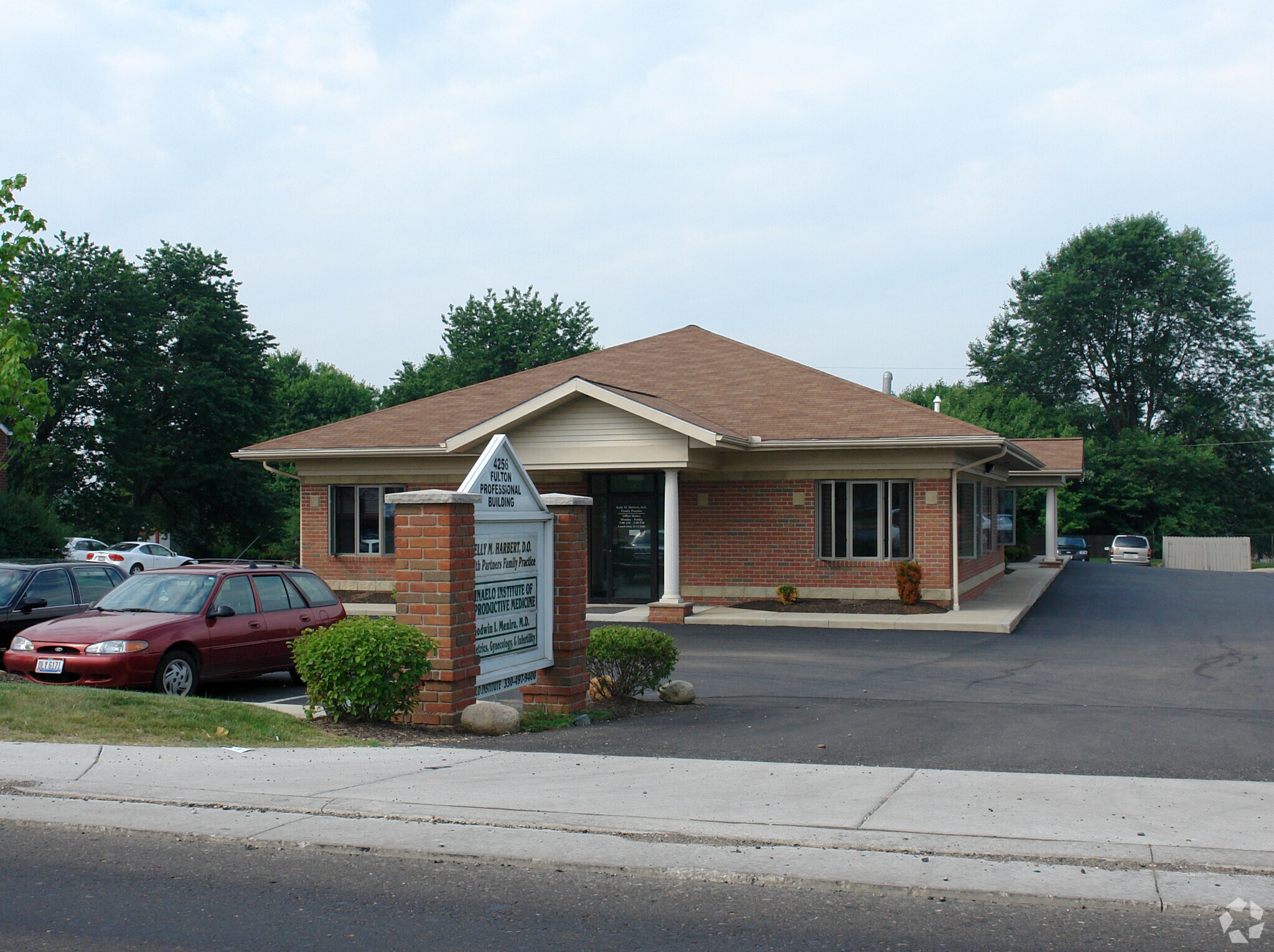 4256 Fulton Dr NW, Canton, OH for lease Primary Photo- Image 1 of 7