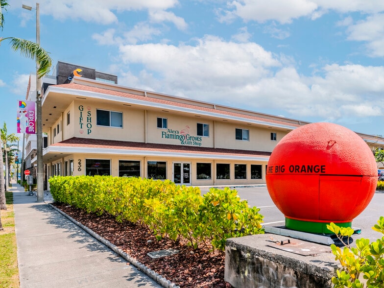 236 N Federal Hwy, Dania Beach, FL à louer - Photo du bâtiment - Image 2 de 12