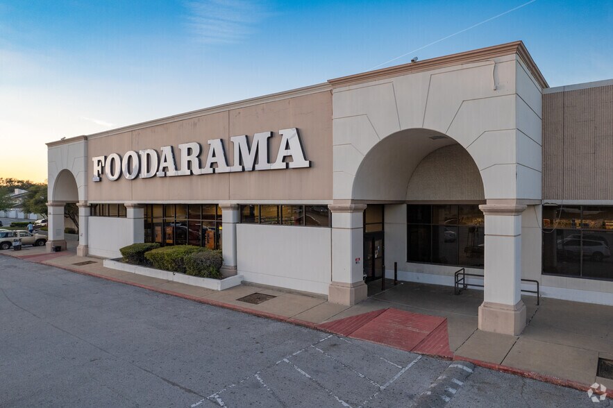 7320-7372 Antoine Dr, Houston, TX à louer - Photo du bâtiment - Image 2 de 2