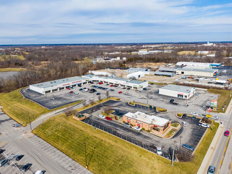 1705-1877 N Bluff St, Fulton, MO à louer - Photo du bâtiment - Image 3 de 14