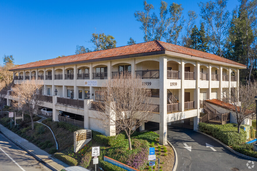 11939 Rancho Bernardo Rd, San Diego, CA for lease - Primary Photo - Image 1 of 5