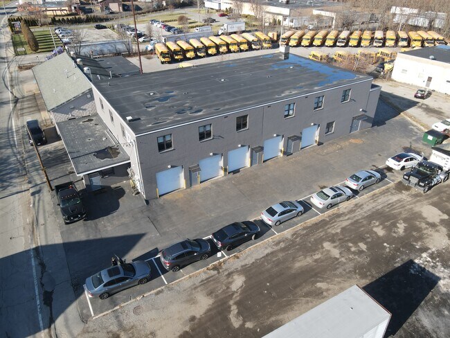 Plus de détails pour 99 Fletcher Ave, Cranston, RI - Industriel à louer