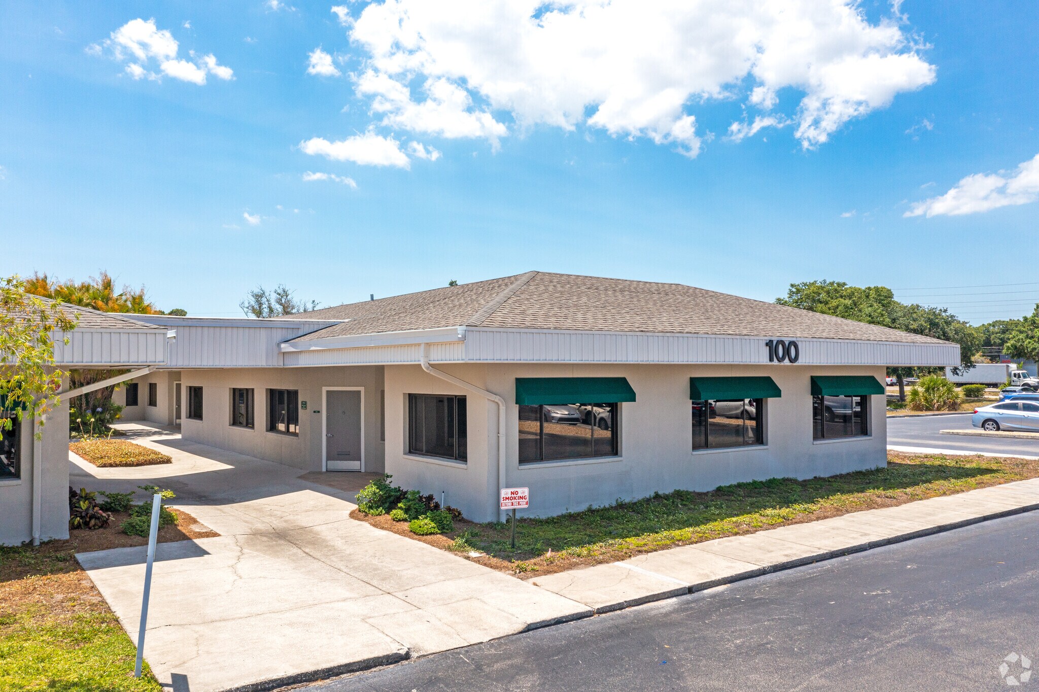 4625 East Bay Dr, Clearwater, FL à louer Photo principale- Image 1 de 11