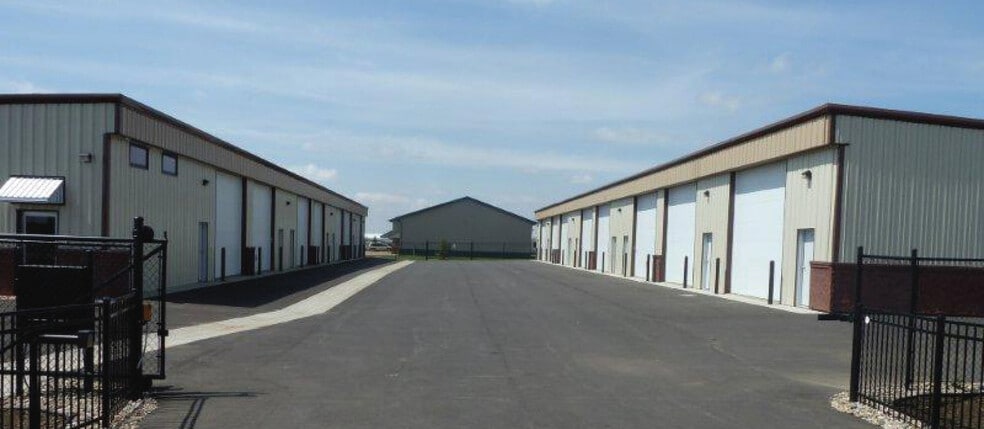 27065 Sunrise Ave, Sioux Falls, SD à vendre - Photo du bâtiment - Image 1 de 3